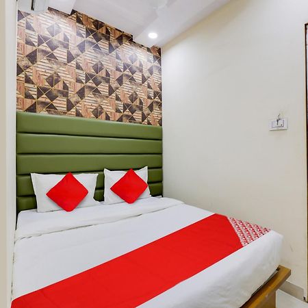 Hotel O Kb Villa Ahmedabad Bagian luar foto
