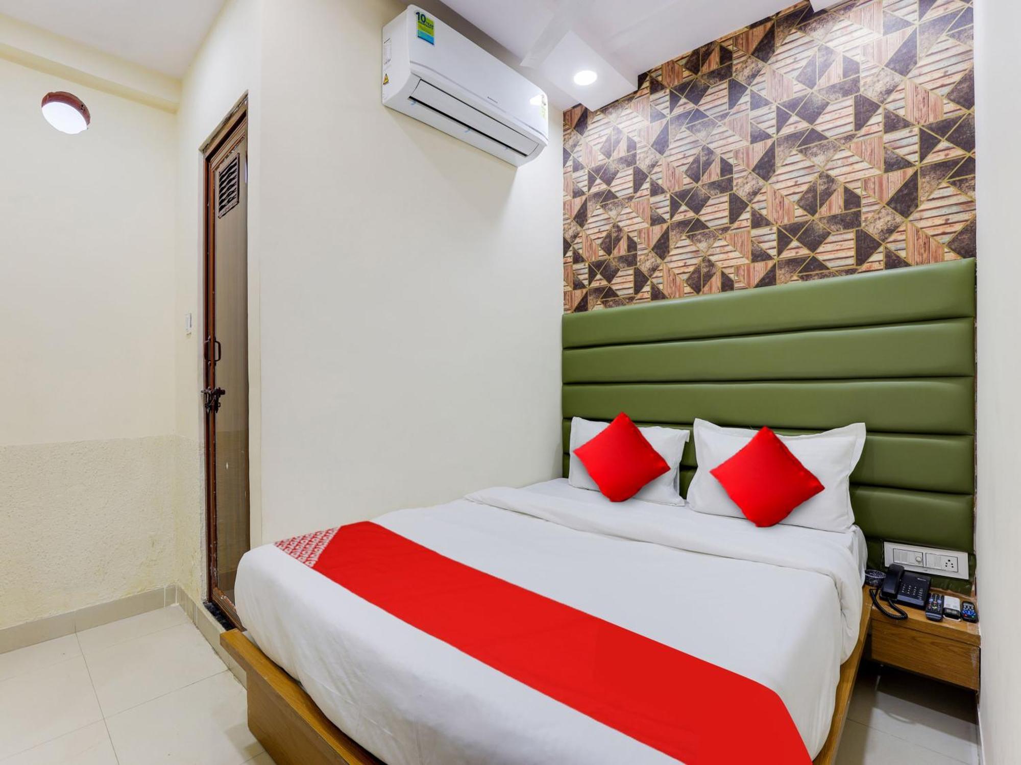 Hotel O Kb Villa Ahmedabad Bagian luar foto