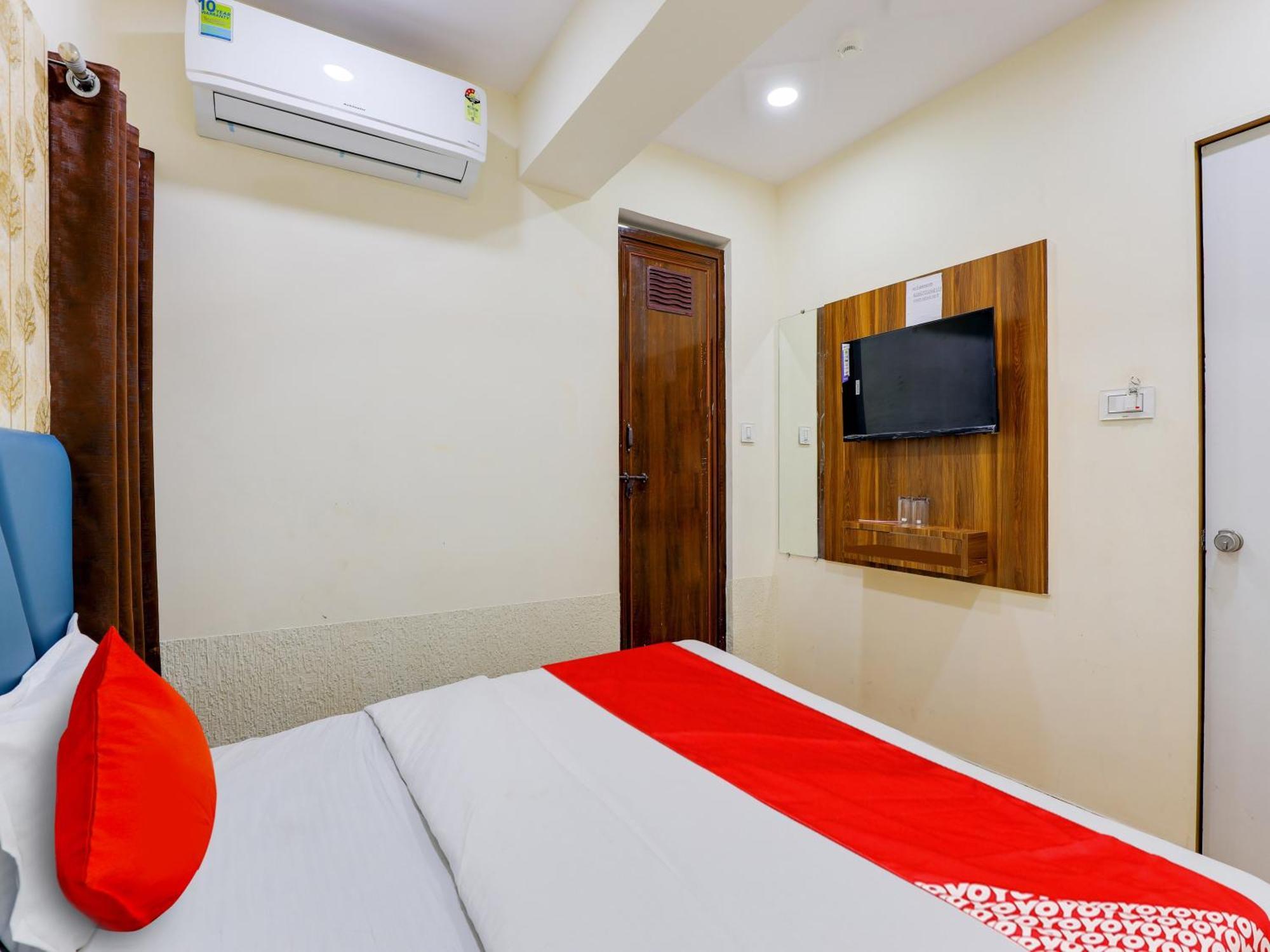 Hotel O Kb Villa Ahmedabad Bagian luar foto