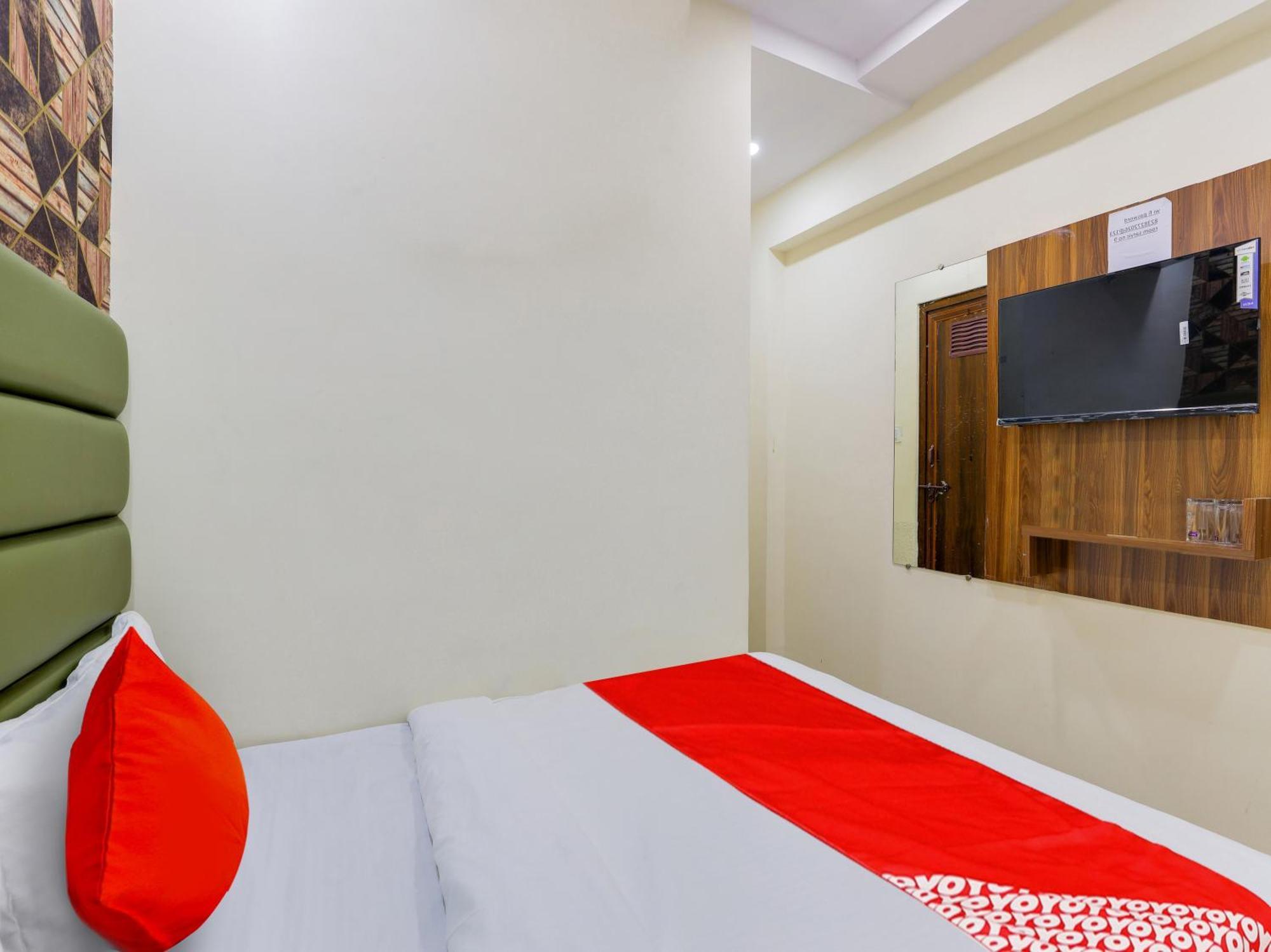 Hotel O Kb Villa Ahmedabad Bagian luar foto