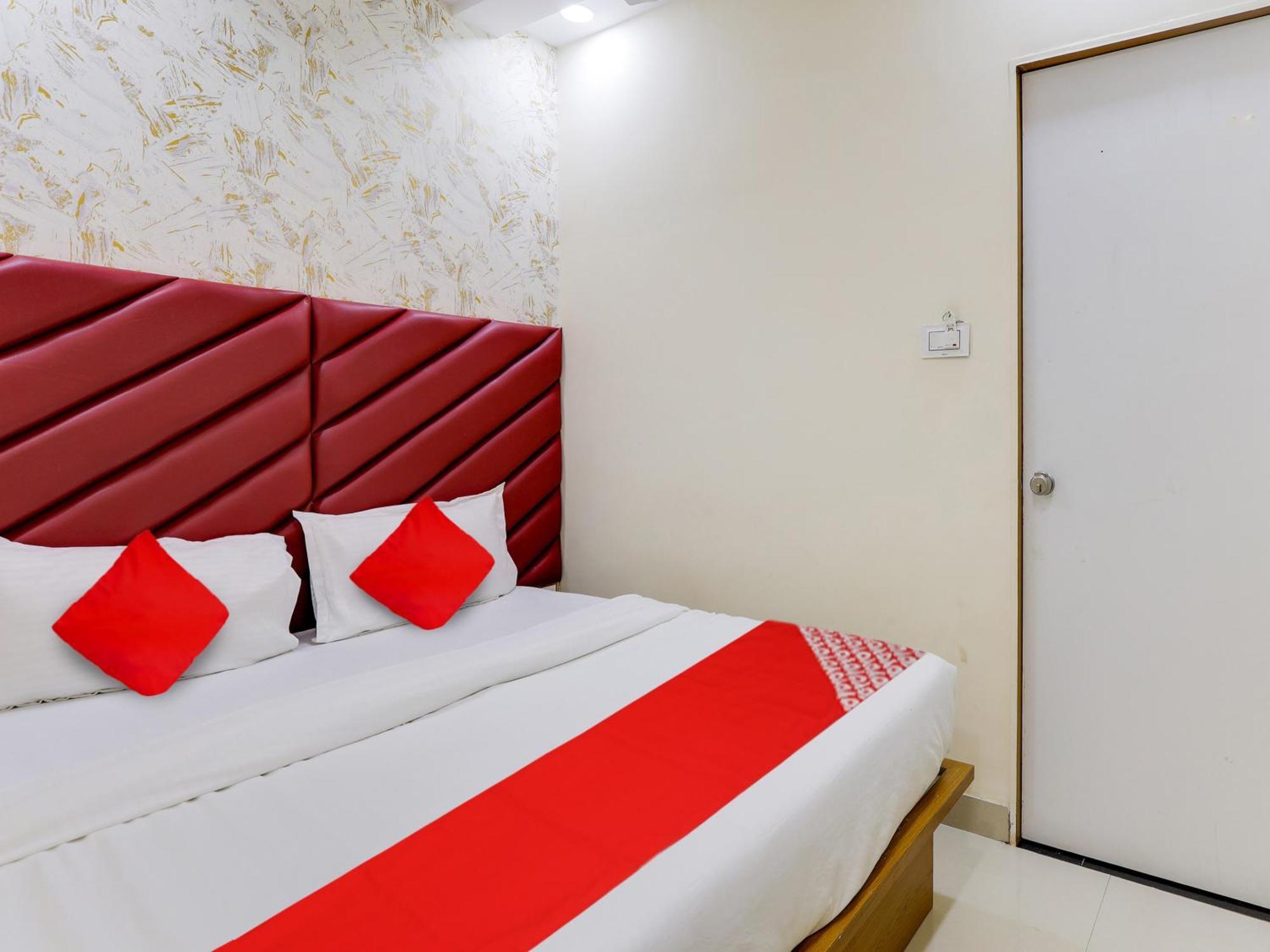 Hotel O Kb Villa Ahmedabad Bagian luar foto