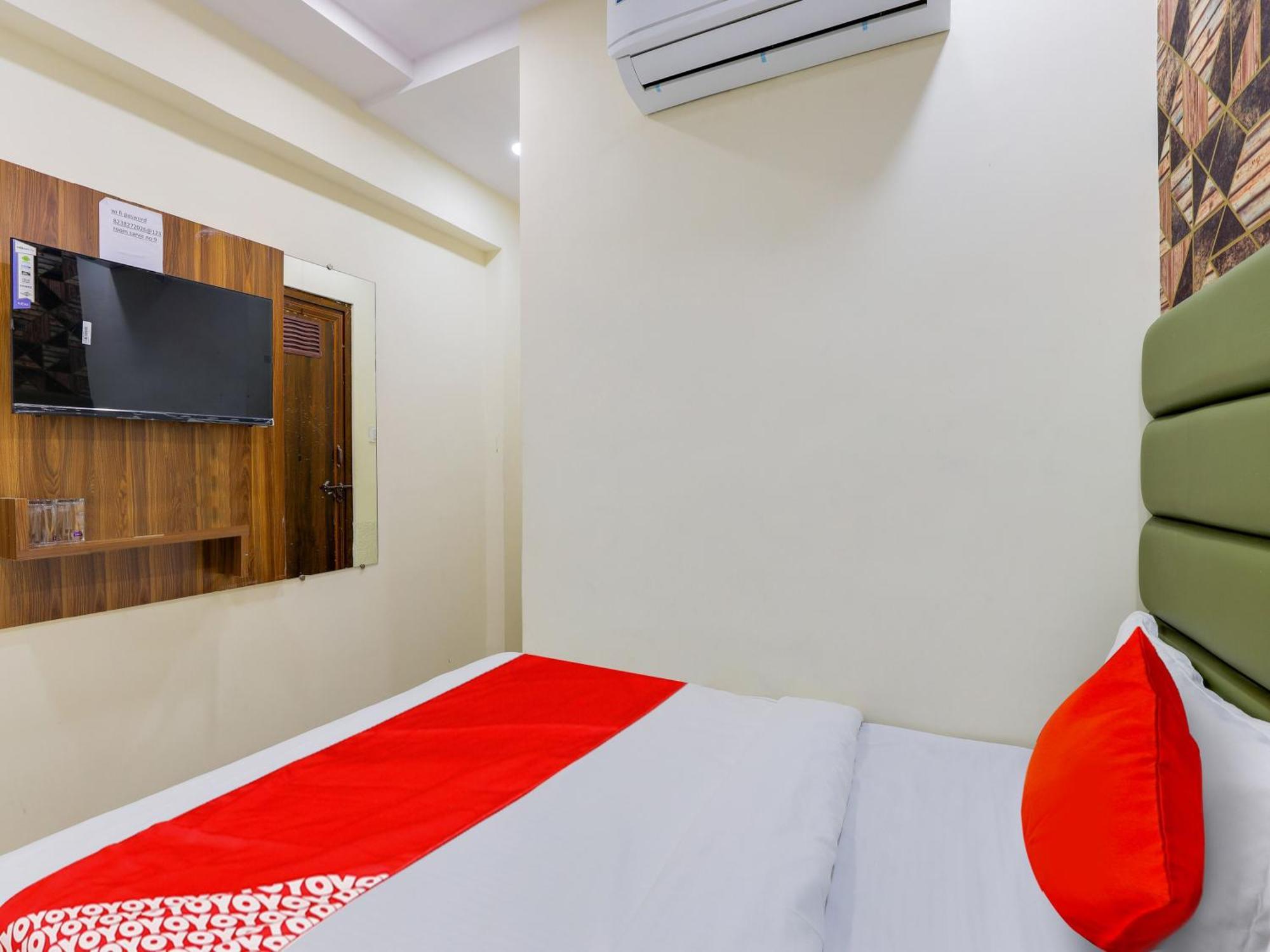 Hotel O Kb Villa Ahmedabad Bagian luar foto